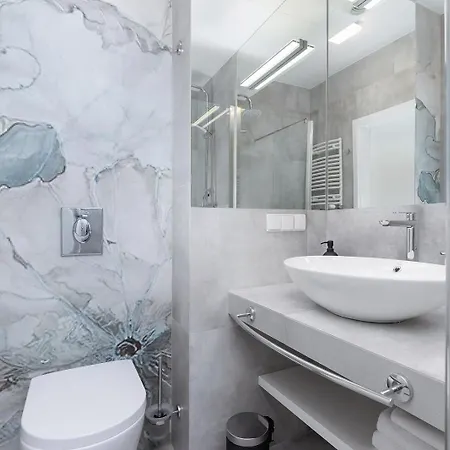 Selenite - Studio With Balcony & Ac - City Center Cracovia