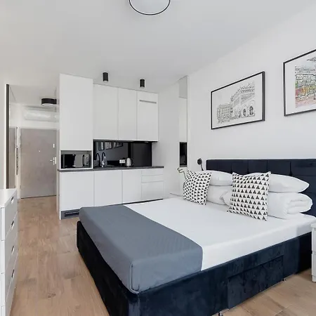 Apartamento Selenite - Studio With Balcony & Ac - City Center